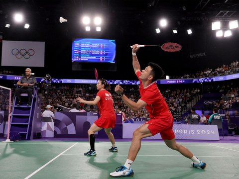 FOTO: Momen Ginting dan Gregoria Menang, Rinov/Pitha Kalah di Fase Grup Bulu Tangkis Olimpiade Paris 2024