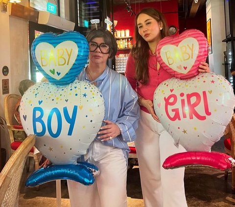 8 Potret Baby Shower dan Gender Reveal Syahrini, Dikejutkan oleh para Sahabat yang Datang ke Singapore - Bumil Cantik dan Sehat