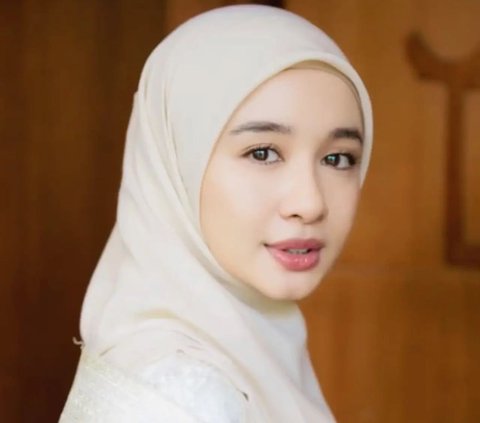 8 Latest Photos of Laudya Cynthia Bella Rumored to Be the Third Wife of Ustaz Nuzul Dzikri, Turns Out to Be a Hoax