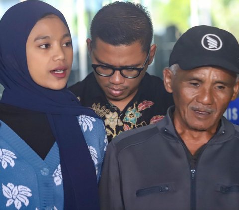 FOTO: Didampingi Rieke Diah Pitaloka, Ayah Korban Dini Mengadu ke Komisi Yudisial untuk Keadilan