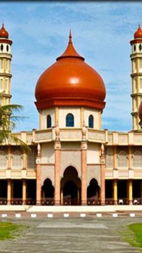 Megahnya Masjid Baitul Makmur, Landmark Kota Meulaboh yang Bernuansa Timur Tengah<br>