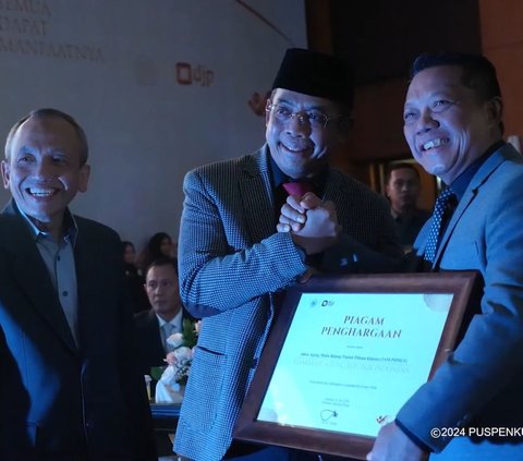 VIDEO JAM-Pidsus dan JAM-Datun Terima Penghargaan Instansi Pendukung Reformasi Pajak 2024 dari DJP Kemenkeu