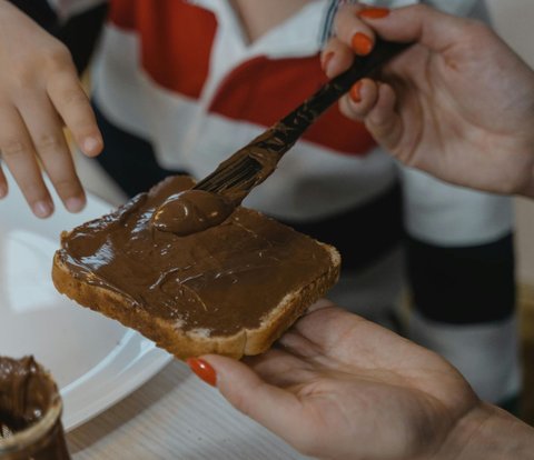 Out of Chocolate Spread? Make It Yourself at Home with 4 Ingredients