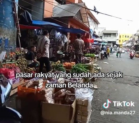 Viral Aksi Pedagang di Pasar Bogor Bersihkan Gedung dengan Uang Hasil Patungan, Tuai Pujian