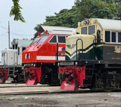 Viral Kereta Api Tabrak Mobil Damkar di Stasiun Haurgeulis, Mana yang Harus Diprioritaskan Diberi Jalan?