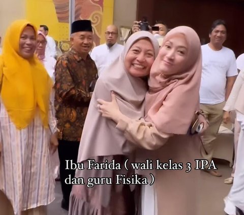 Momen Lyra Virna Bertemu Ibu Guru Setelah 25 Tak Pernah Jumpa, Terharu dan Tahan Tangis