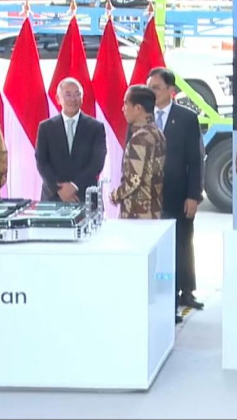 Jokowi Resmikan Pabrik Baterai Mobil Listrik di Karawang: Kita Jadi Pemain Global