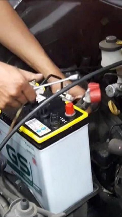 Hati-hati, 4 Penyebab Meledaknya Aki Mobil Bisa Membahayakan Pengemudi dan Penumpang