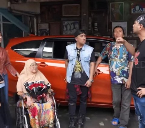 Beri Mobil Limited Edition Untuk Bunda Iffet, Raffi Ahmad 'Aku Tuh Belum Pernah Lihat Mobilnya'