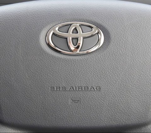 Saat Airbag Mengembang, Ini Pentingnya Seat Belt.