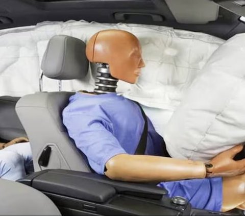 Saat Airbag Mengembang, Ini Pentingnya Seat Belt.