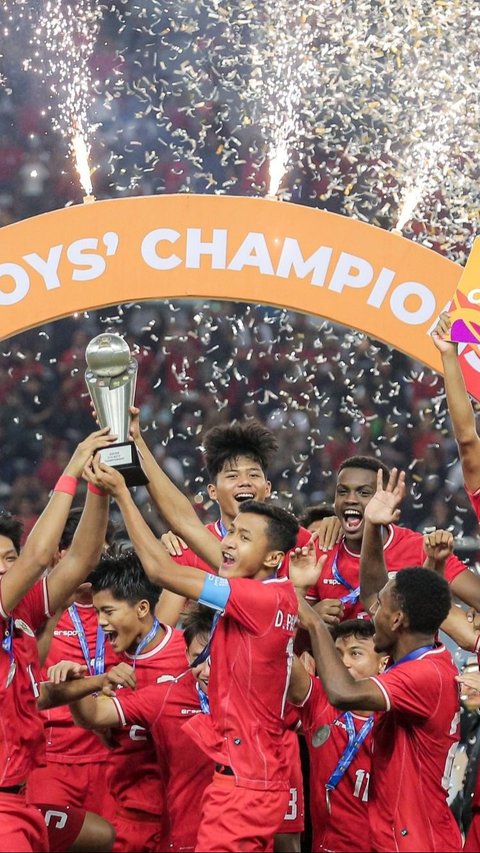 FOTO: Euforia Kemenangan Timnas Indonesia U-19 Angkat Trofi AFF U-19 2024