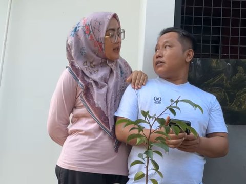 Gagah, Komedian Narji Pakai Baju Loreng dan Baret Merah Netizen Sebut Siap-Siap Karnaval 17 Agustusan