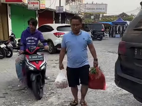 Gagah, Komedian Narji Pakai Baju Loreng dan Baret Merah Netizen Sebut Siap-Siap Karnaval 17 Agustusan