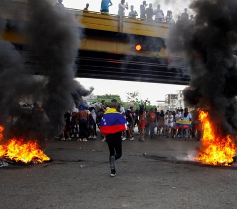 FOTO: Maduro Menang Pemilu Lagi, Demonstrasi Besar-Besaran Berujung Ricuh Pecah, Situasi Venezuela Mencekam!