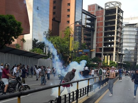 FOTO: Maduro Menang Pemilu Lagi, Demonstrasi Besar-Besaran Berujung Ricuh Pecah, Situasi Venezuela Mencekam!