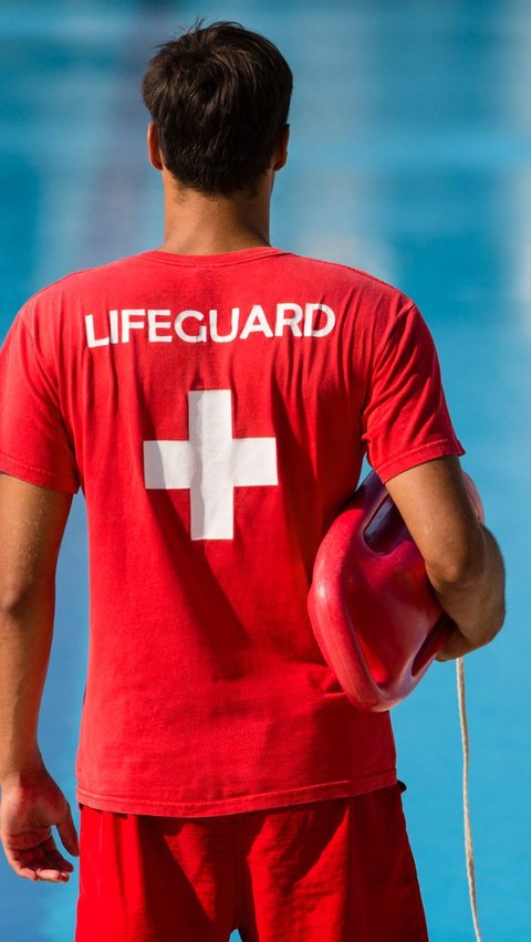 <b>31 Juli Peringati Hari Penghargaan Lifeguard Internasional, Perayaan untuk Sang Pahlawan Pantai</b>