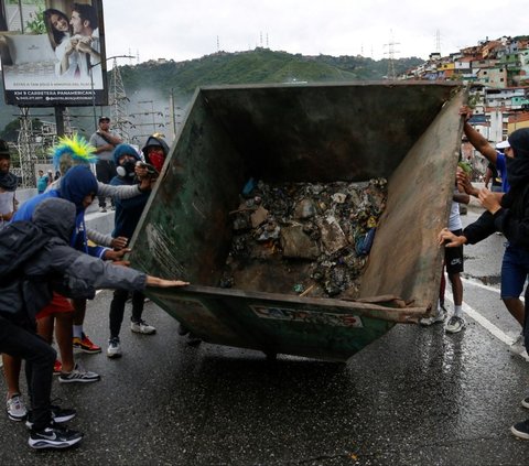 FOTO: Maduro Menang Pemilu Lagi, Demonstrasi Besar-Besaran Berujung Ricuh Pecah, Situasi Venezuela Mencekam!