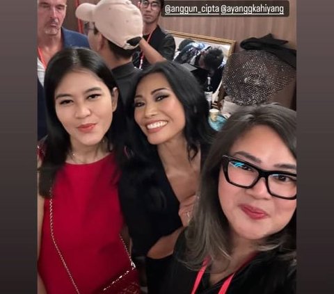 Hangout Bareng Bestie, ini Potret Kahiyang Ayu yang Tampil Makin Cantik dan Menawan