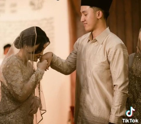 Sebelum pernikahan bertema pesta rakyat ini viral, Mawaddah Ilona juga sempat viral karena rencana yang semula hanya untuk acara lamaran, berubah menjadi akad nikah. Unggahannya ini pun viral dan sudah ditonton lebih dari 1,3 juta kali.