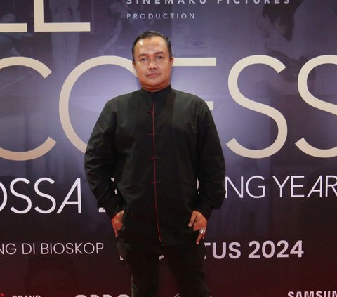 Gala Premier Film Dokumenter Rossa, Prilly Latuconsina Curi Perhatian di Red Carpet