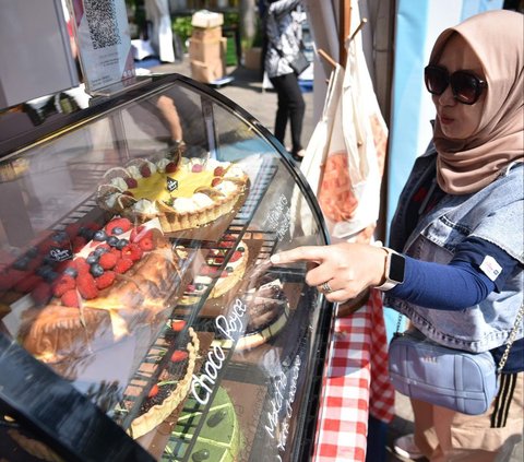 Jokowi Signs New Regulation, Ready-to-Eat Food May Be Subject to Tax