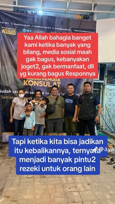 Pria Ini Bertemu Sahabat Lamanya Berkat Konten Makan Gratis di Masjid Pemuda Indonesia, Begini Kisahnya