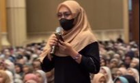 Perempuan Kristen Ikut Kajian Ustaz Hanan Attaki