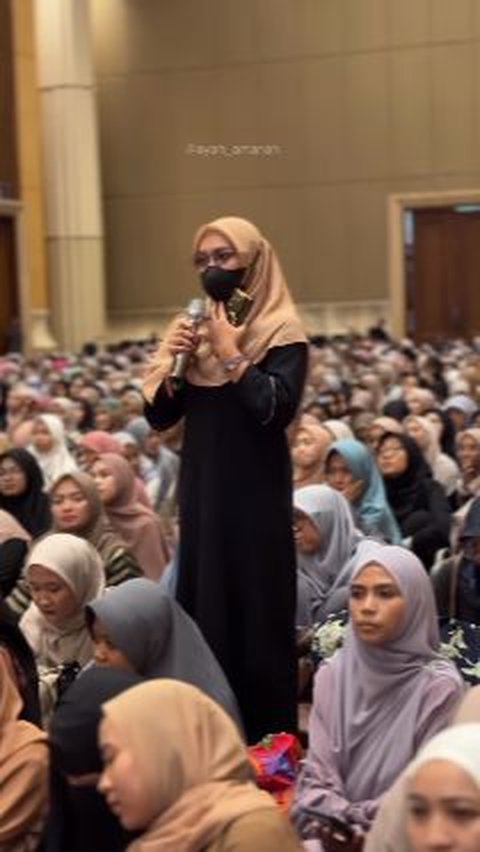 Perempuan Kristen Ikut Kajian Ustaz Hanan Attaki