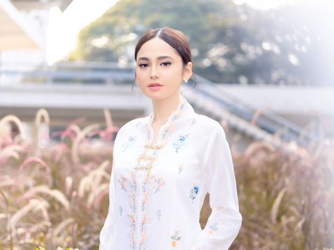 10 Cool Outfit Photos of Syifa Hadju, No Wonder El Rumi is Captivated