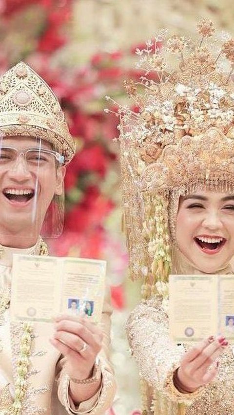 Feeling Defamed, Teuku Ryan Alludes to Ria Ricis' Hajj Status