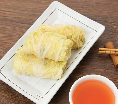 Recipe for Cabbage Rolls Filled with Chicken and Shrimp, a Very Delicious and Healthy Snack