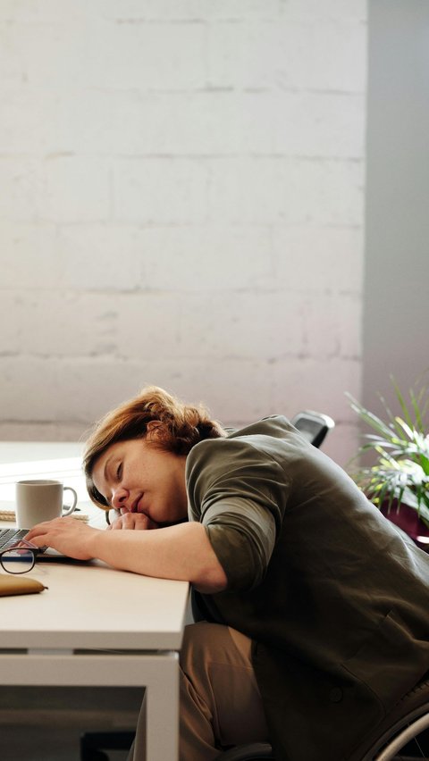 3 Penyebab Tubuh Mudah Lemas dan Lelah, Salah Satunya Kekurangan Tidur<br>