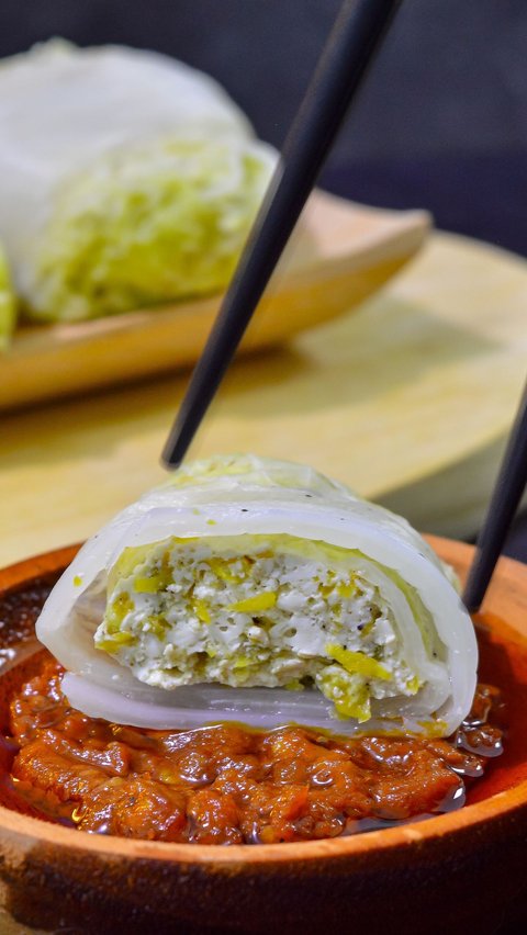 Recipe for Cabbage Rolls Filled with Chicken and Shrimp, a Very Delicious and Healthy Snack