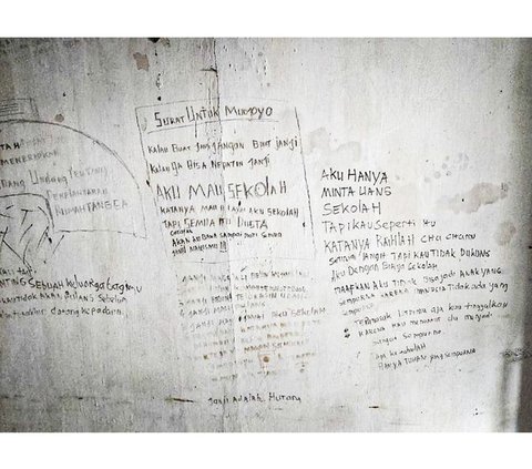 The Message Written by the Mother and Child Living in a Skeleton in West Bandung: Endowing a House to Become a Mosque, Blame the Father