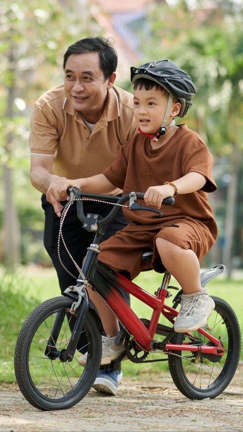 Swedia Sahkan UU Kakek-Nenek Bisa dapat Cuti Berbayar untuk Merawat Cucu