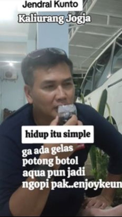 Hidup Sederhana, Mayjen Kunto Arief Santai Ngopi Pakai Potongan Botol Air Mineral Dijadikan Gelas 'Rasa Kopi Plastik'