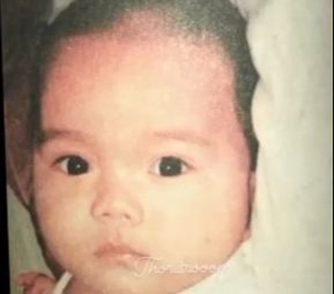 Revealed! 8 Photos of Thariq Halilintar During Hajj at 2 Months Old, Carried by Geni Faruk