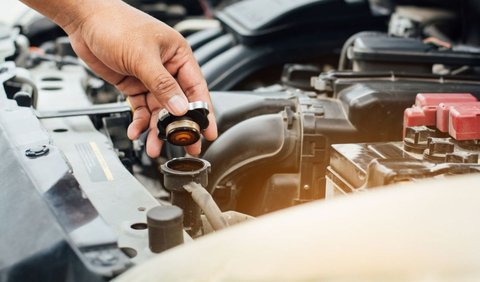 Tanda-tanda Tutup Radiator Mobil Bermasalah