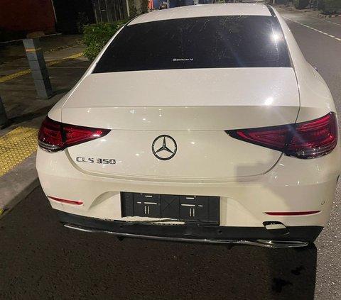 Viral Ferrari Seruduk Mercedes Benz di Jakarta Selatan