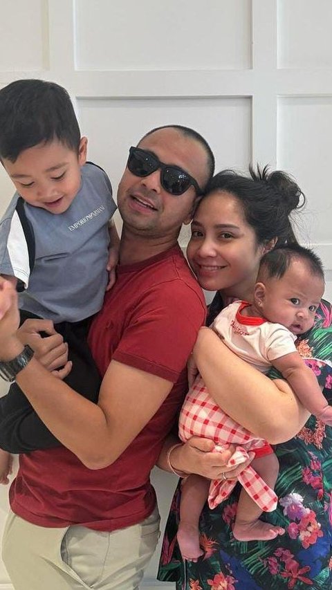 Potret 'Kerandoman' Keluarga Raffi Ahmad, Nagita Slavina Masih Pakai Baju Tidur, Lily Dandan Cantik