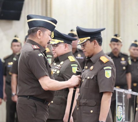 Pesan Jaksa Agung Saat Lantik Wakil Jaksa Agung, JAM-Datun, dan 4 Kajati: Bekerjalah dengan Nurani dan Akal Sehat