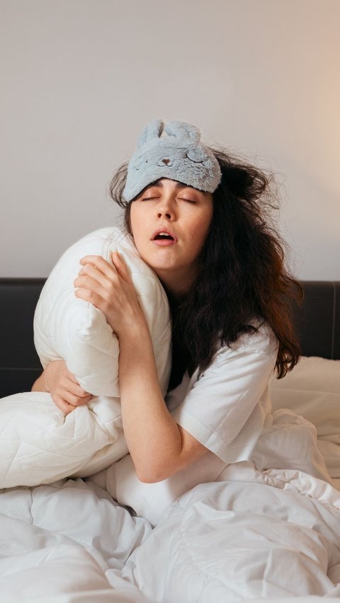 Often Wake Up from Sleep in the Middle of the Night? Find Out 3 Causes