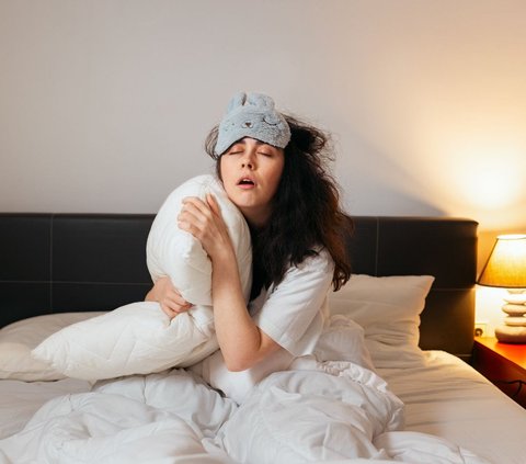 Frequently Waking Up in the Middle of the Night? Know the 3 Causes