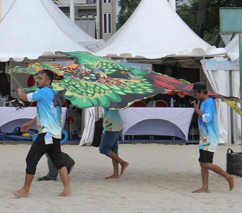 FOTO: Meriahnya Festival Layang-Layang di Pantai Ancol, Diikuti Peserta dari 13 Negara
