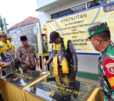 Gubernur Kalsel Resmikan Jalan Paman Birin Desa Maju Mulyo dan Laburan