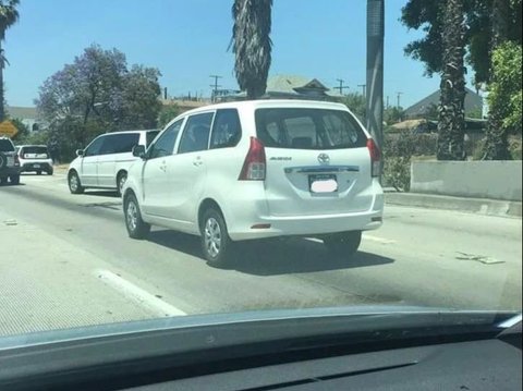 Di Los Angeles, Toyota Avanza tertangkap basah