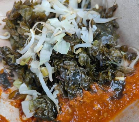 Mencicipi Kuliner Unik dari Surabaya Urap Urap Lumut, Gunakan Lumut Segar dari Bebatuan