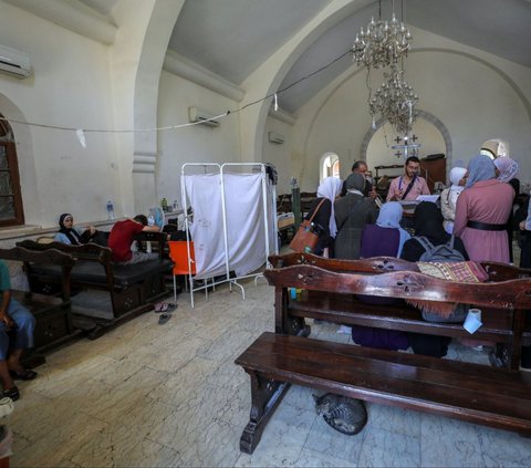 FOTO: Penampakan Gereja Palestina Merawat Korban Perang di Tengah Krisis RS Jalur Gaza