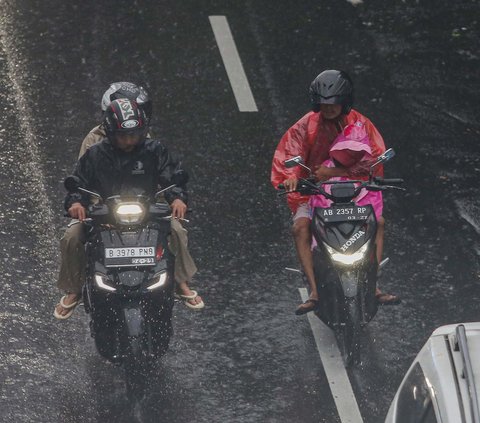 FOTO: Waspada! Fenomena La Nina Picu Peningkatan Curah Hujan di Indonesia